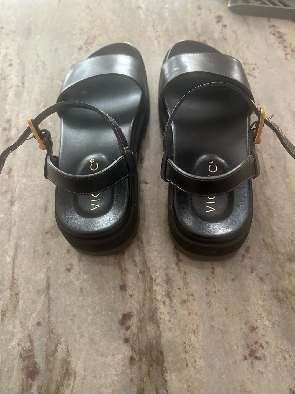 Vionic Women’s Black Jamie Lug Sandals - Excellent Condition - Size 6.5 - Picture 2 of 4